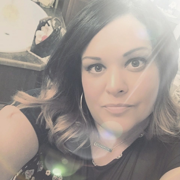 Meet your Posher, Ashleigh - Picture 1 of 1